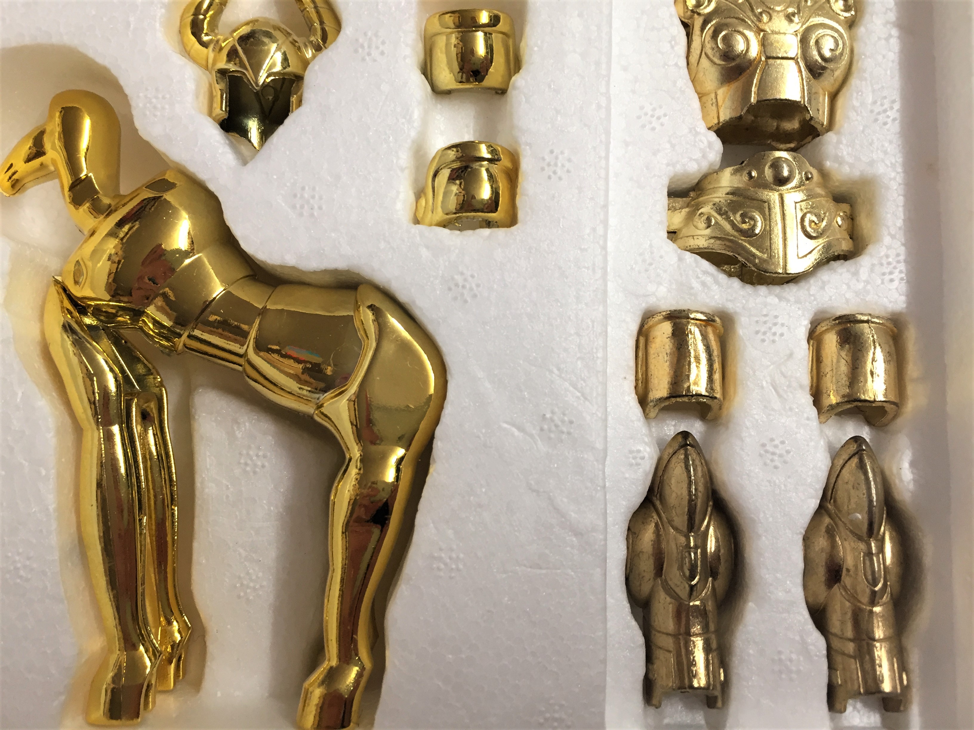Figurine Chevalier Du Zodiaque Capricorne CHEVALIER DU ZODIAQUE CAPRICORNE - Boutique Univers Vintage